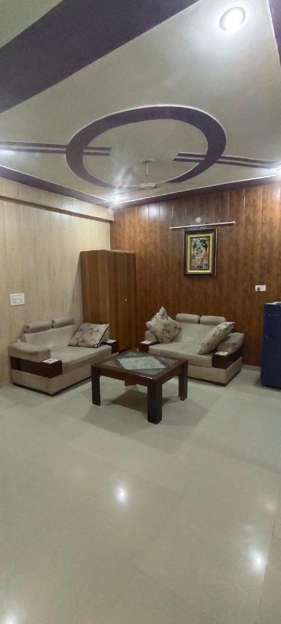 Radha Madhav Apartment Vrindavan Exterior photo